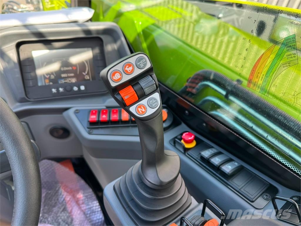 CLAAS Scorpion 742 Varipower 3 Night Edition مناولات متداخلة
