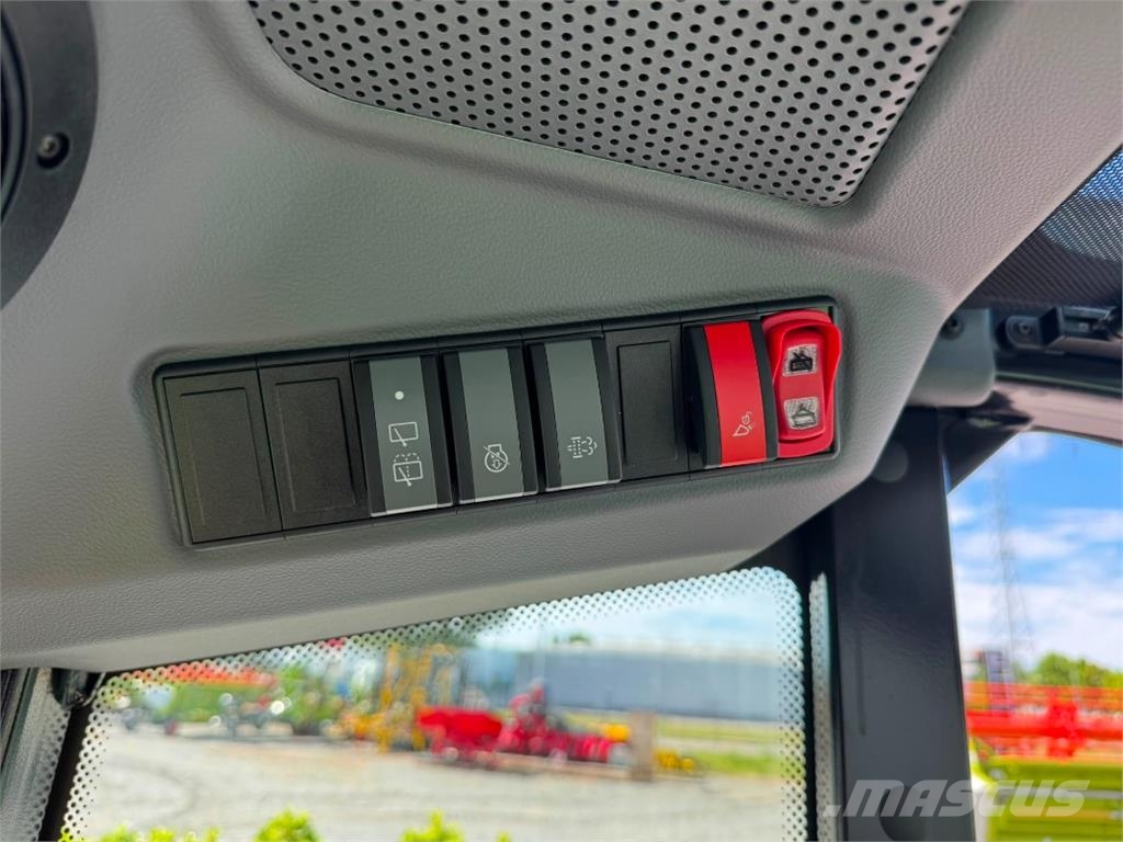 CLAAS Scorpion 742 Varipower 3 Night Edition مناولات متداخلة
