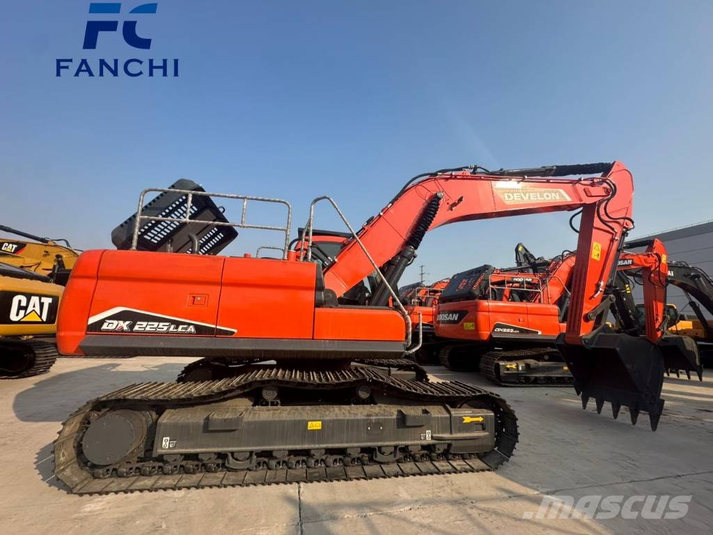 Develon DX225 LC Beltegraver