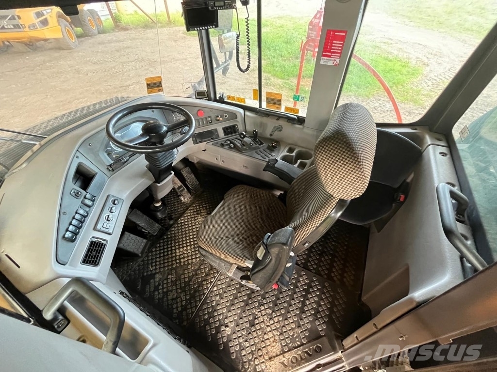 Volvo A 30 G - 1000MM TYRES アーティキュレート式ダンプトラック