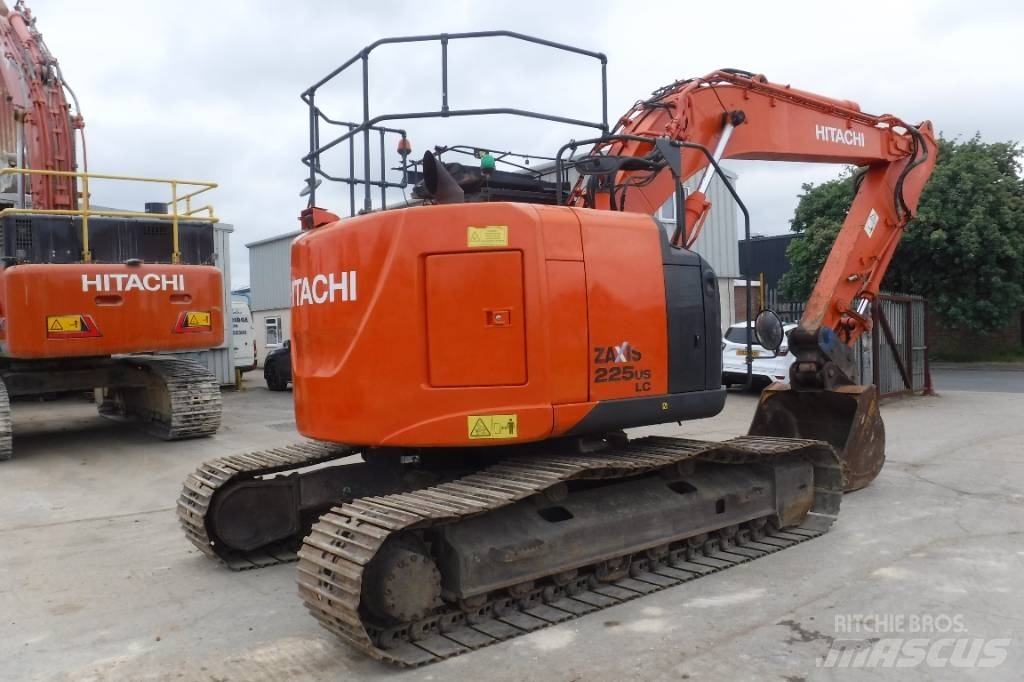 Hitachi ZX 225 US LC-5 B, 2014, Luton, Bedfordshire, United