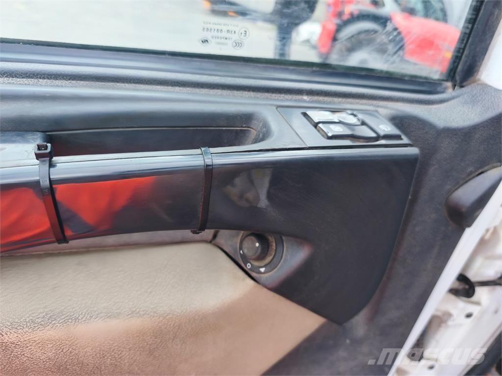 Renault PREMIUM Camiones con chasís y cabina