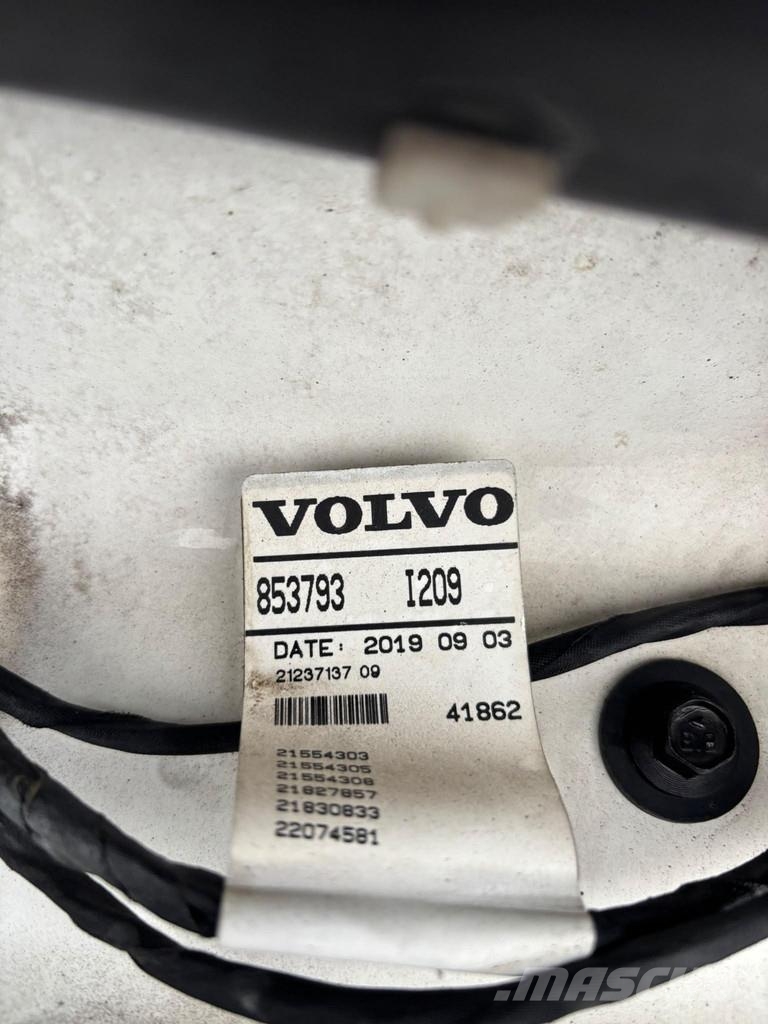Volvo FH500 6x2*4 EURO6 + RETARDER + CHASSIS L7600mm Smagās mašīnas ar konteineriem