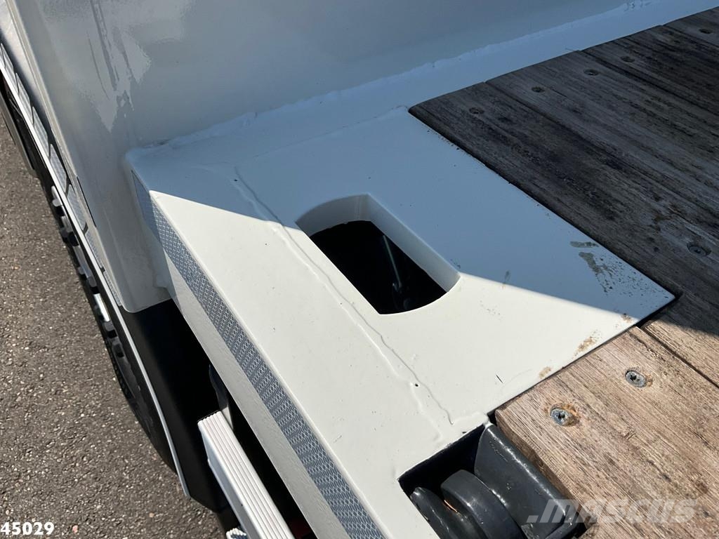 DAF FAX XF 530 Euro 6 HMF 95 Tonmeter laadkraan + Fly- Mobiilinosturit