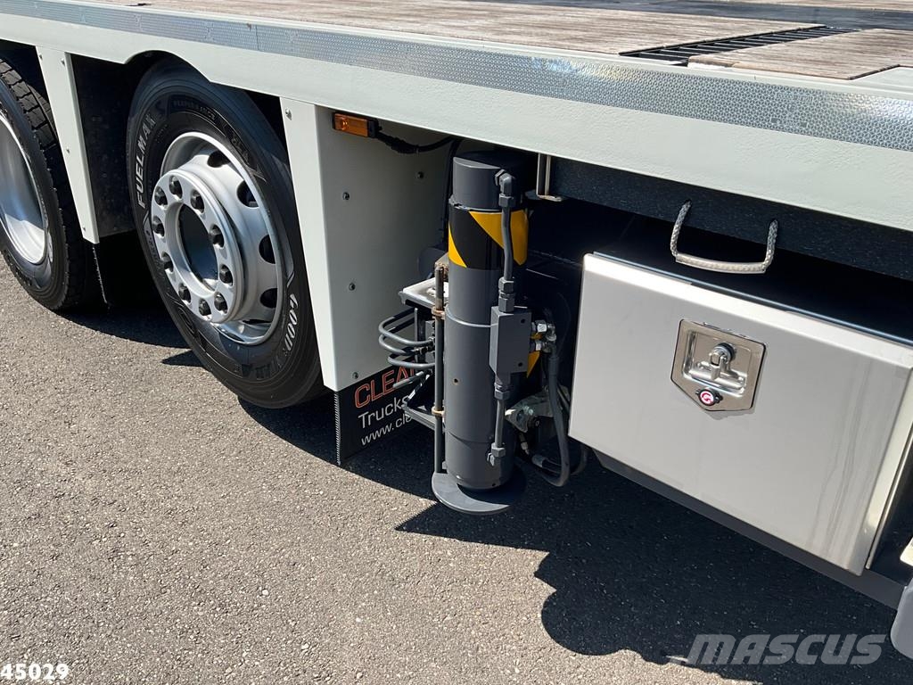 DAF FAX XF 530 Euro 6 HMF 95 Tonmeter laadkraan + Fly- Mobiilinosturit
