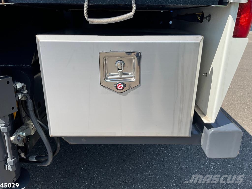 DAF FAX XF 530 Euro 6 HMF 95 Tonmeter laadkraan + Fly- Mobiilinosturit