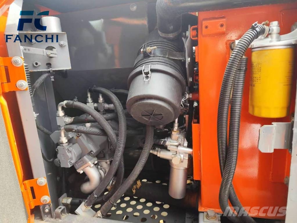 Hitachi ZX70 حفارات زحافة