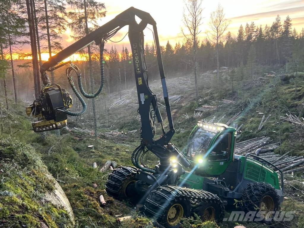 John Deere 1470 G Harvester