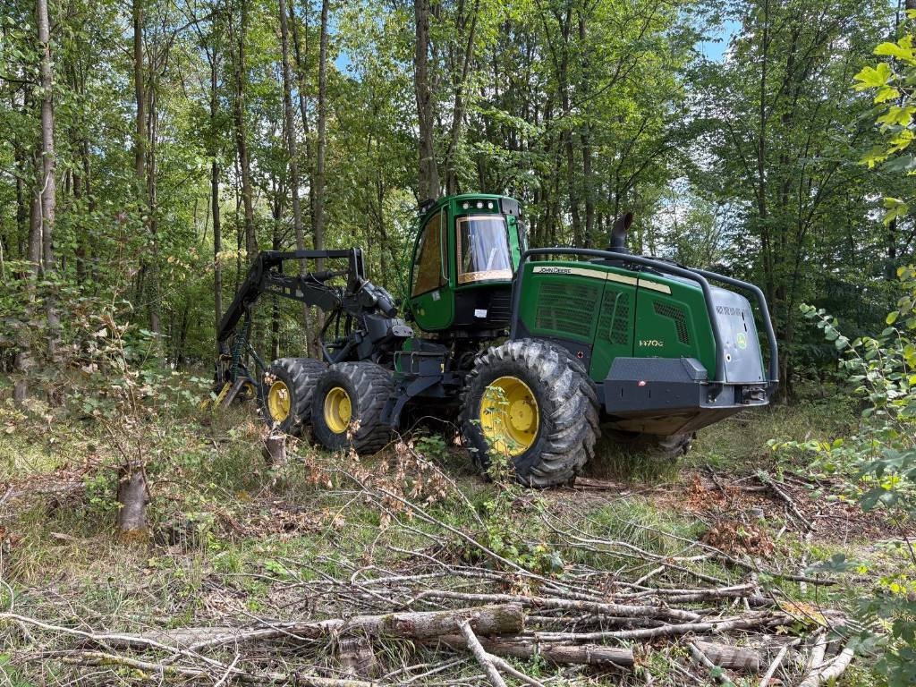 John Deere 1470 G Harvester