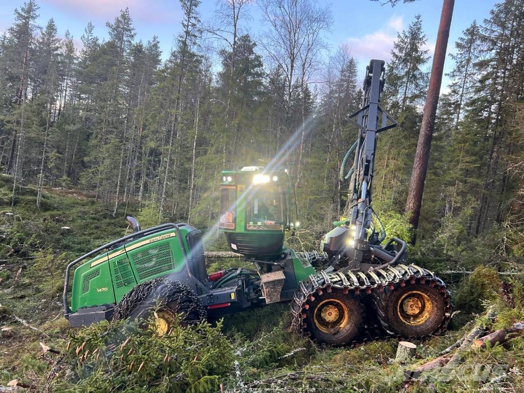 John Deere 1470 G Harvester