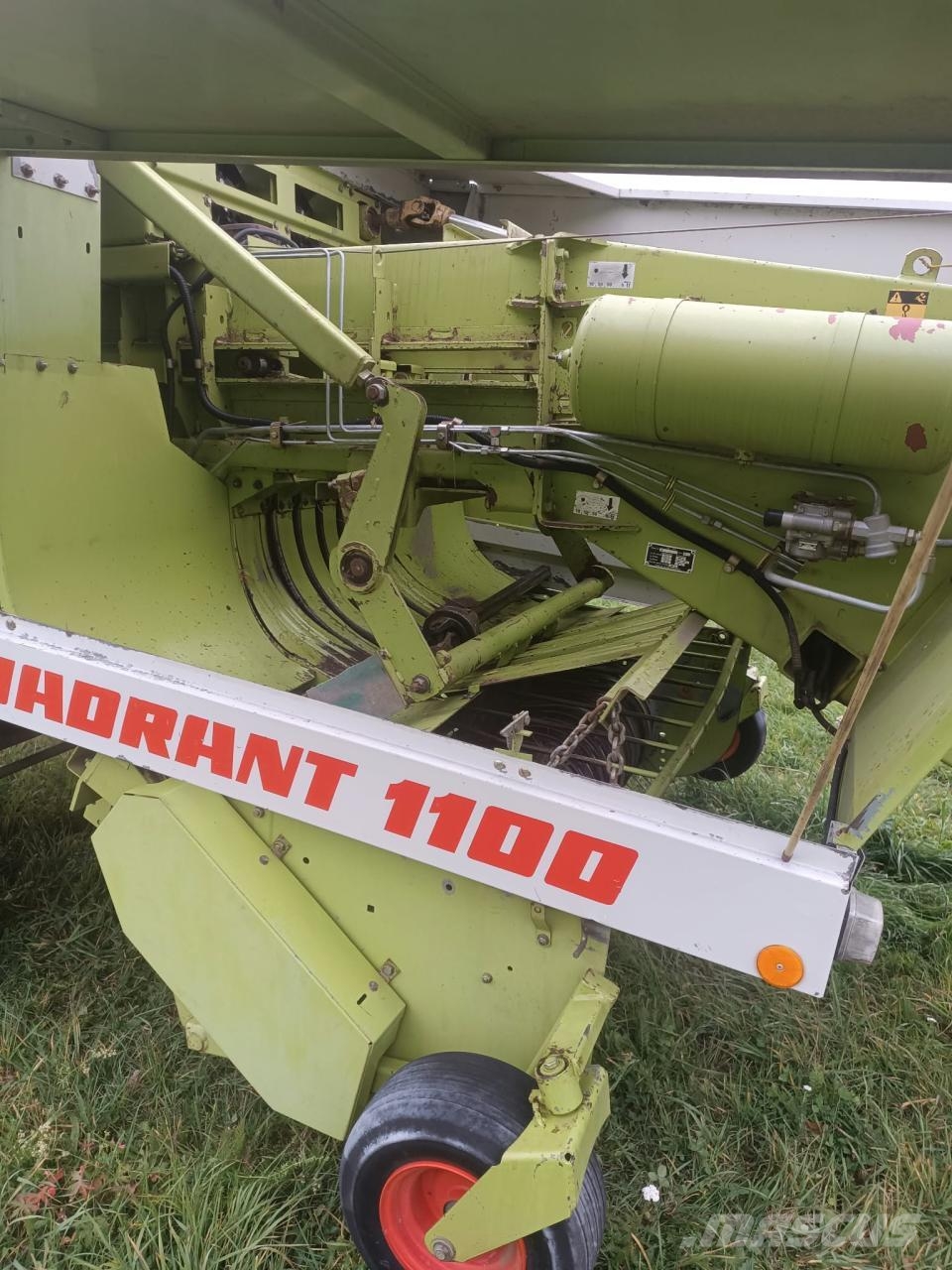 CLAAS Quadrant 1100 Quaderpressen
