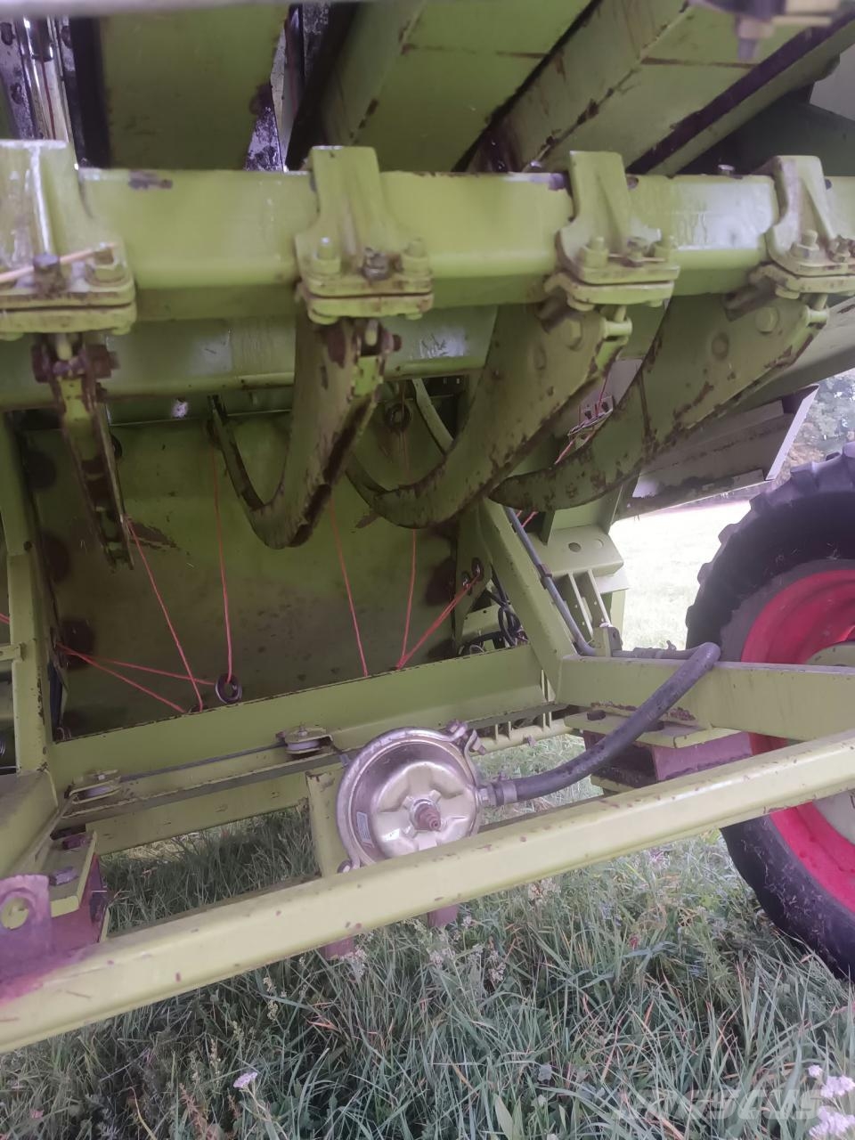 CLAAS Quadrant 1100 Quaderpressen