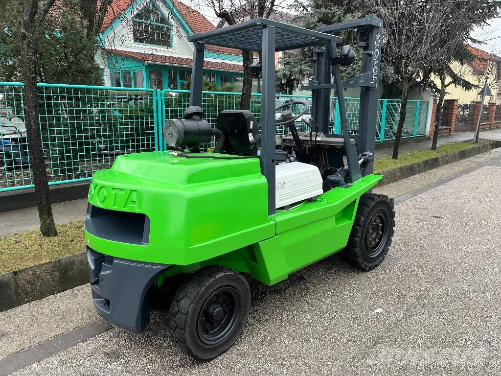 Toyota 3FG45 V-3446 IO Gázüzemű targoncák
