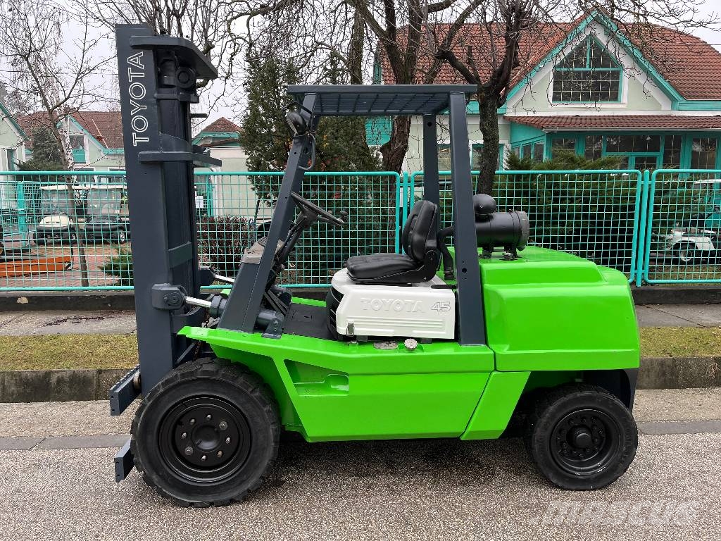 Toyota 3FG45 V-3446 IO Gázüzemű targoncák