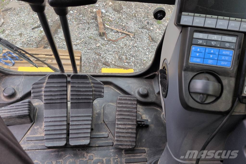 Komatsu PC228 USLC-11E0 Bandgrävare Bandgrävare