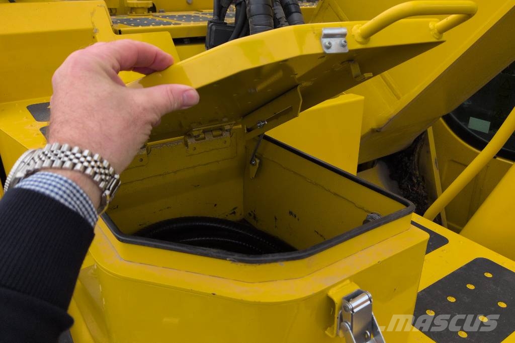 Komatsu PC228 USLC-11E0 Bandgrävare Bandgrävare