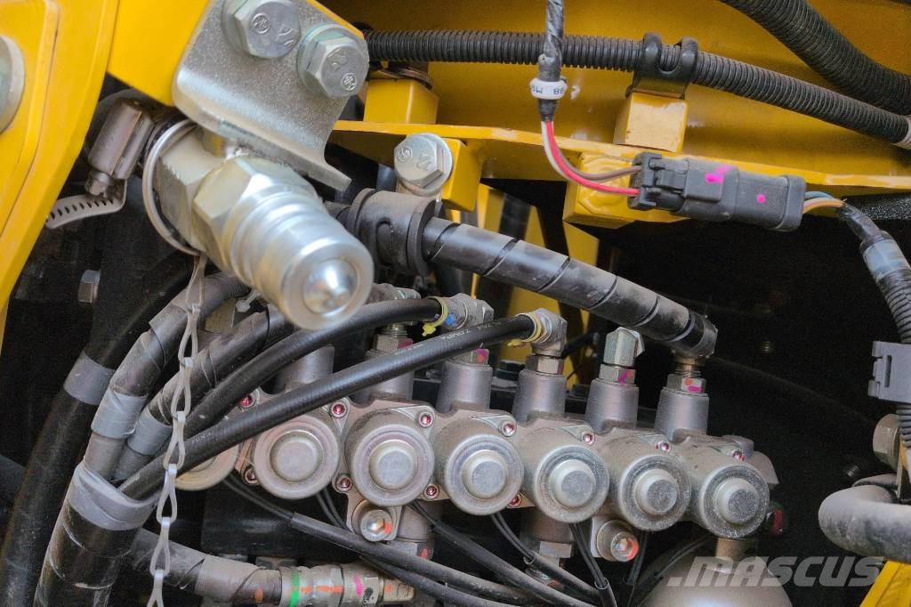 Komatsu PC228 USLC-11E0 Bandgrävare Bandgrävare