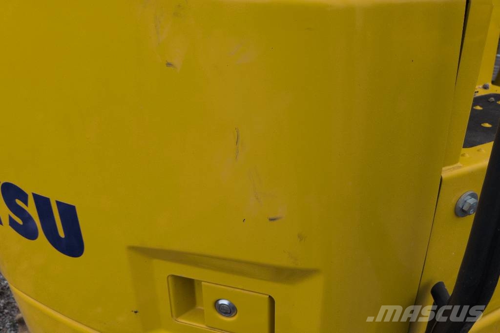 Komatsu PC228 USLC-11E0 Bandgrävare Bandgrävare
