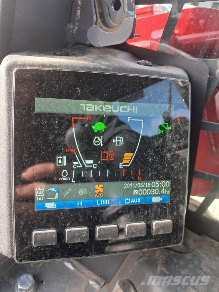Takeuchi TL10 V2 Rupsladers