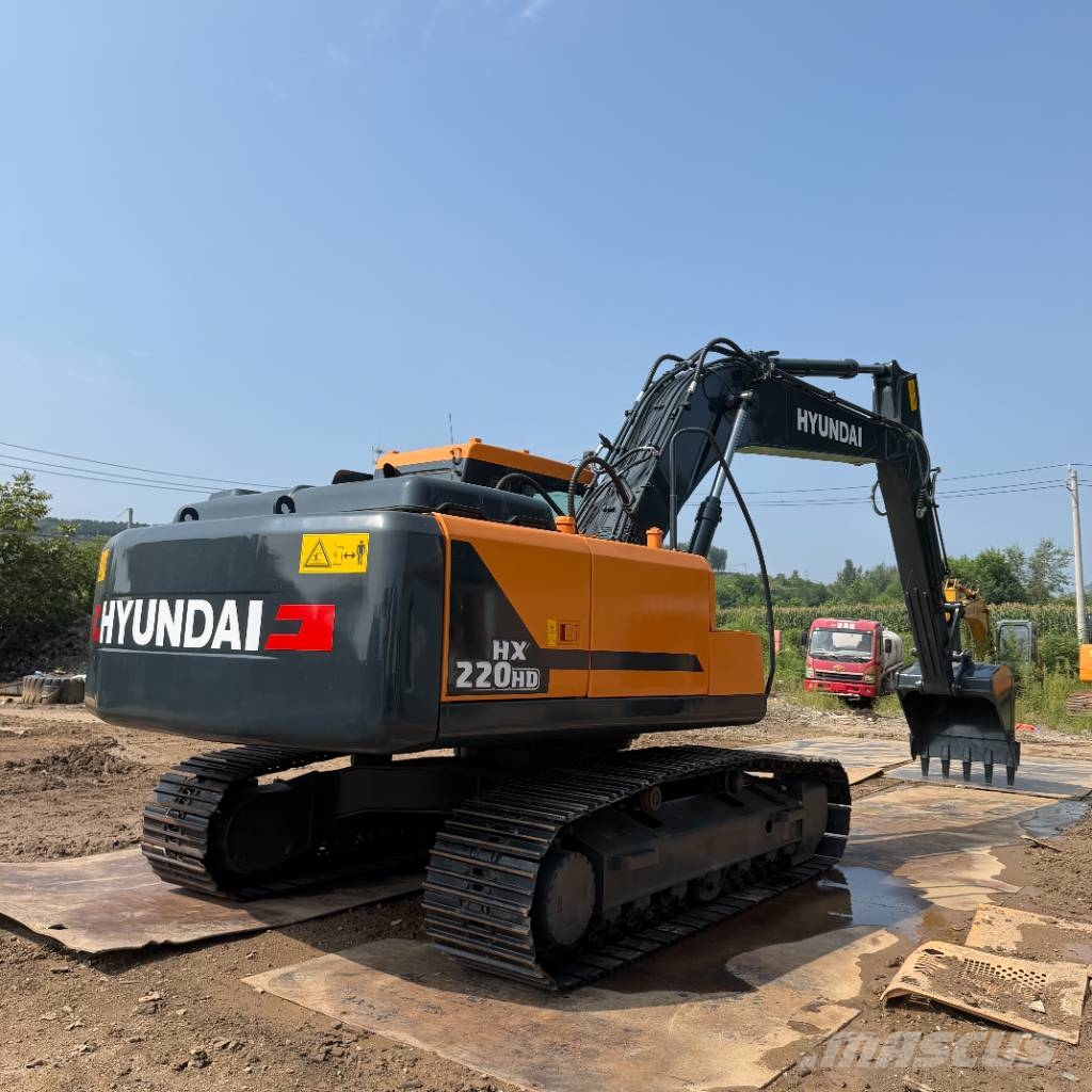 Hyundai HX 220 HD Midi bageri 7t – 12t