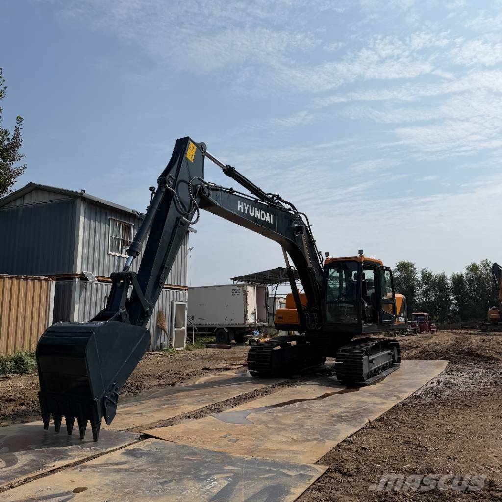 Hyundai HX 220 HD Midi bageri 7t – 12t