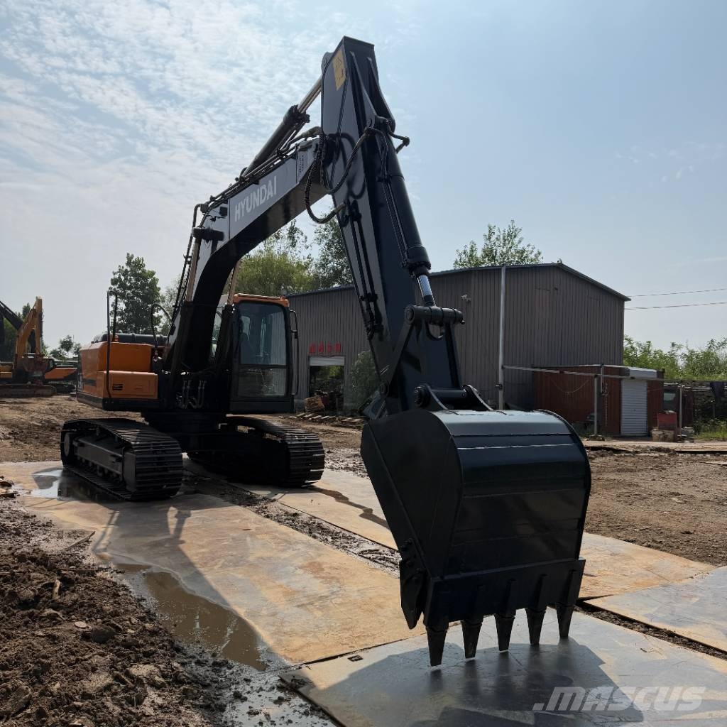 Hyundai HX 220 HD Midi bageri 7t – 12t