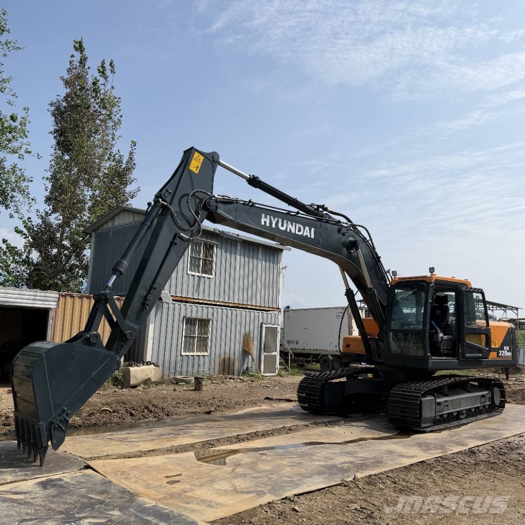 Hyundai HX 220 HD Midi bageri 7t – 12t