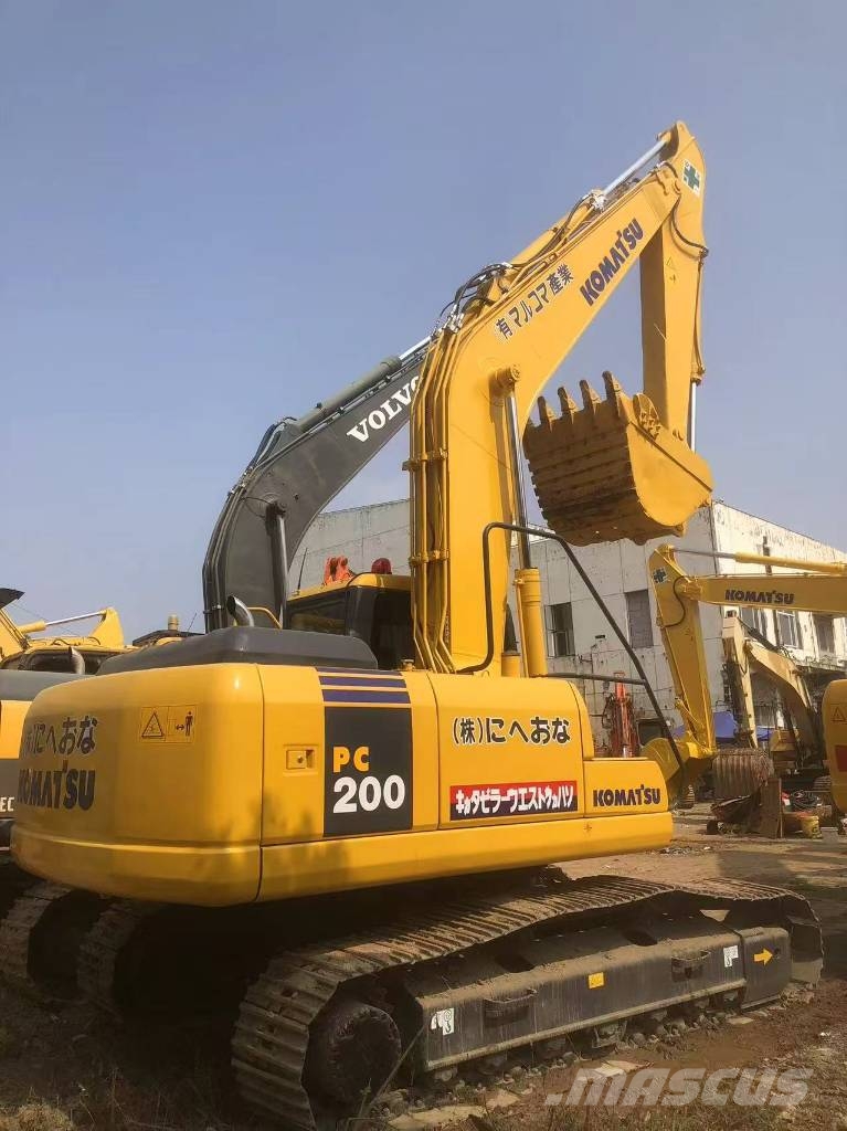 Komatsu PC 200-7 Midi bagri 7t – 12t