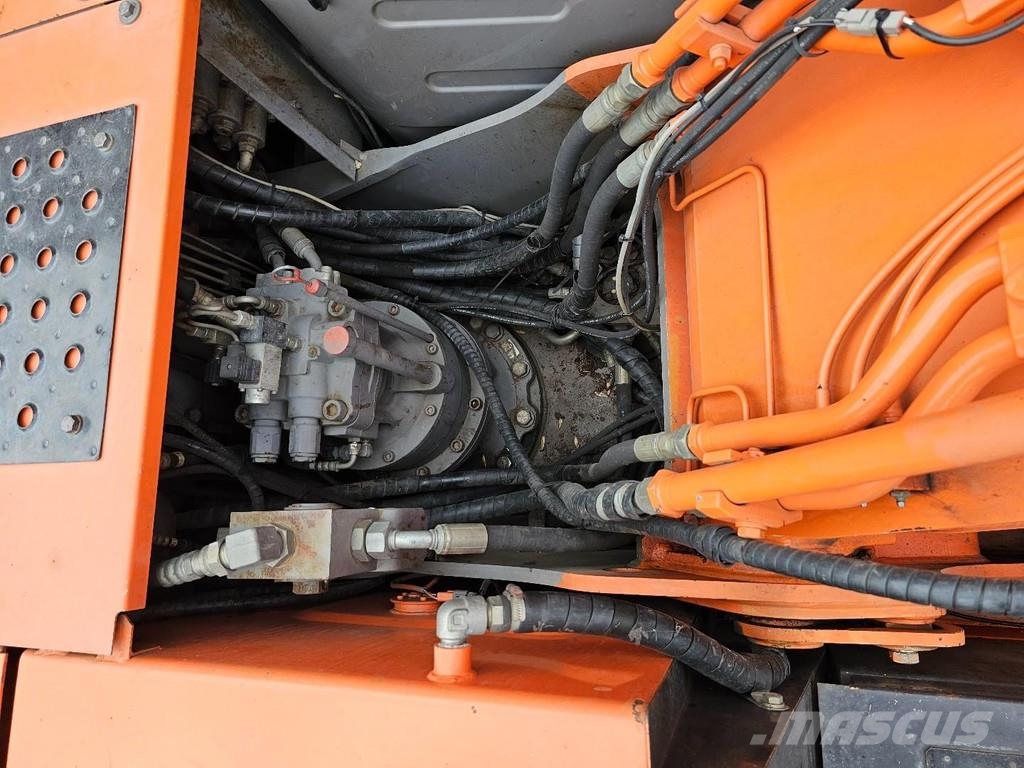 Hitachi ZX160W Wheeled excavators