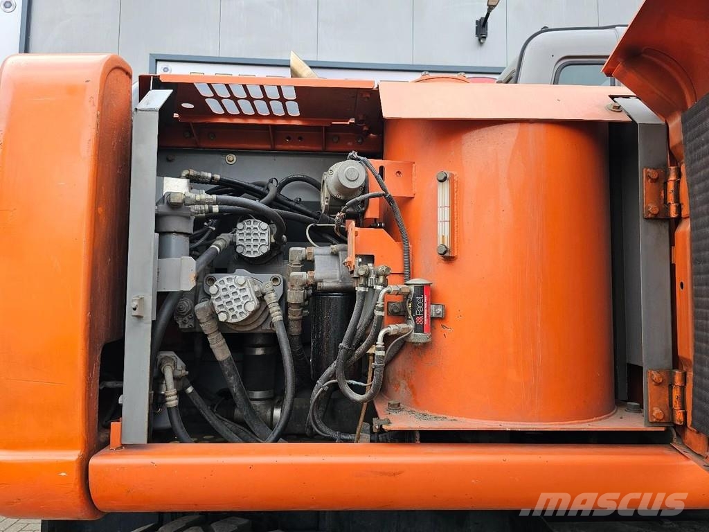 Hitachi ZX160W Wheeled excavators