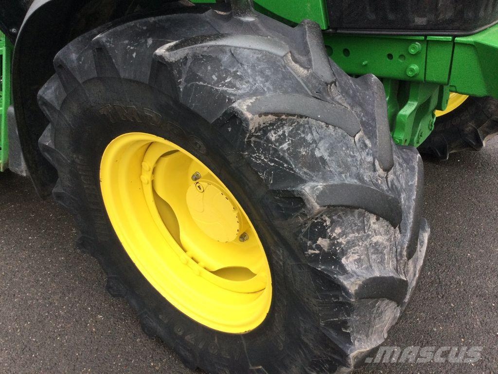 John Deere 6110M Traktori
