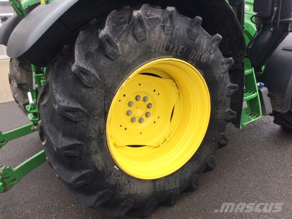John Deere 6110M Tractoren