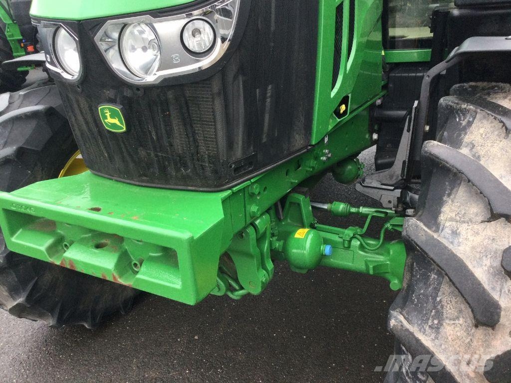 John Deere 6110M الجرارات