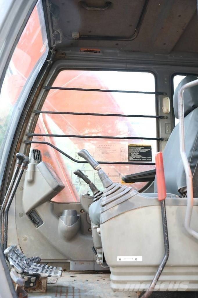 Hitachi ZX 200 LC-3 Гусеничні екскаватори