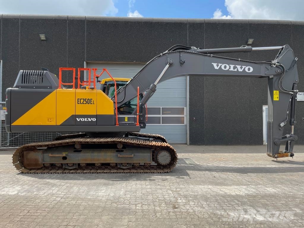 Volvo EC250E Beltegraver