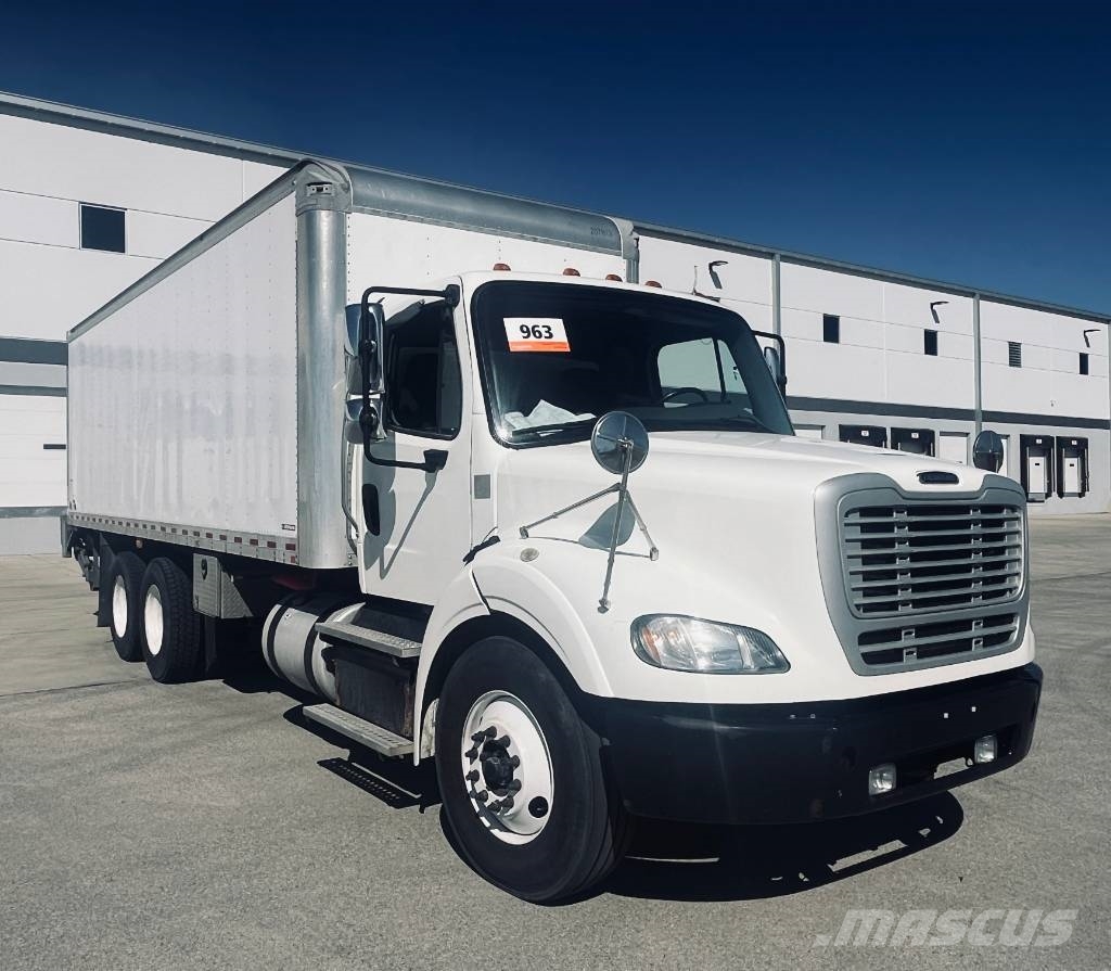 Freightliner M 106 貨箱式卡車