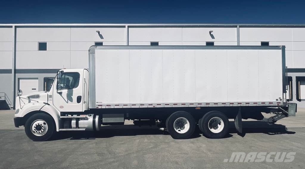 Freightliner M 106 貨箱式卡車