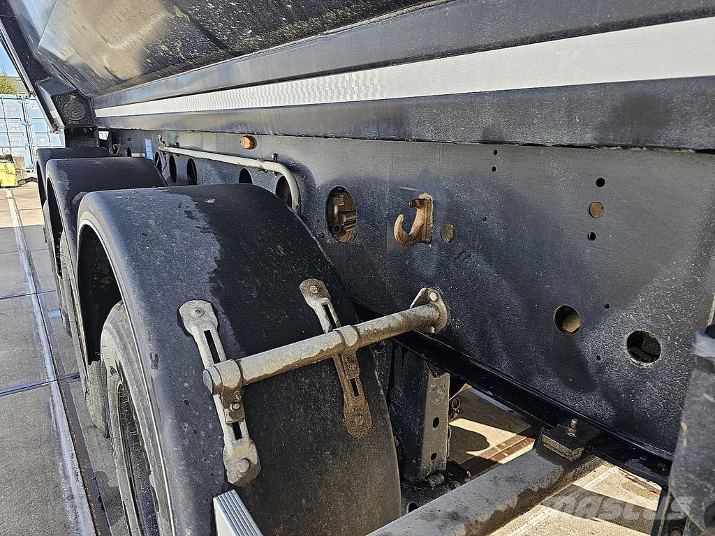 Kässbohrer L1S0R123 HALFPIPE STEEL Tipper semi-trailers