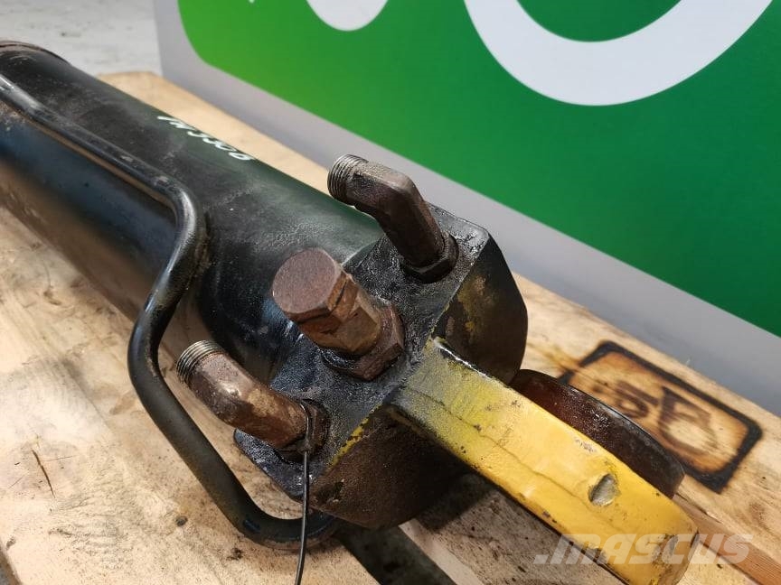 CAT TH 330 hydraulic cylinder Wysięgniki i ramiona