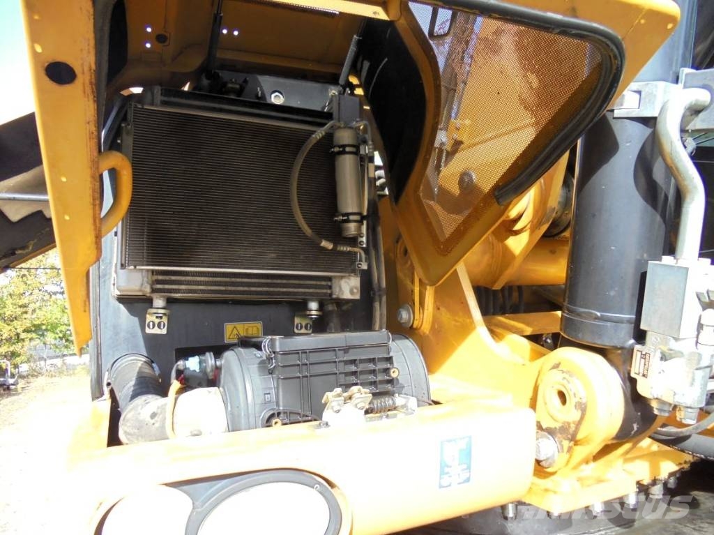 CAT M 318 D Bagri na kolesih