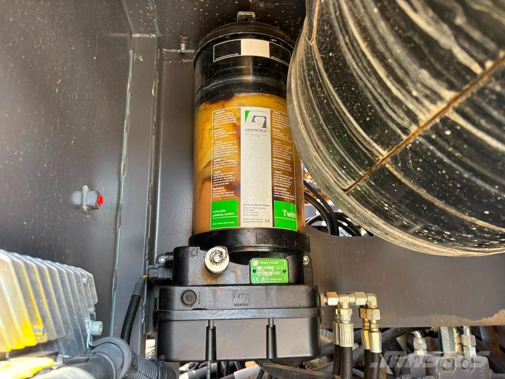 Volvo EC 350 ENL HYDRAULIC CAB RISER / CENTRAL LUBRICATI 履带挖掘机