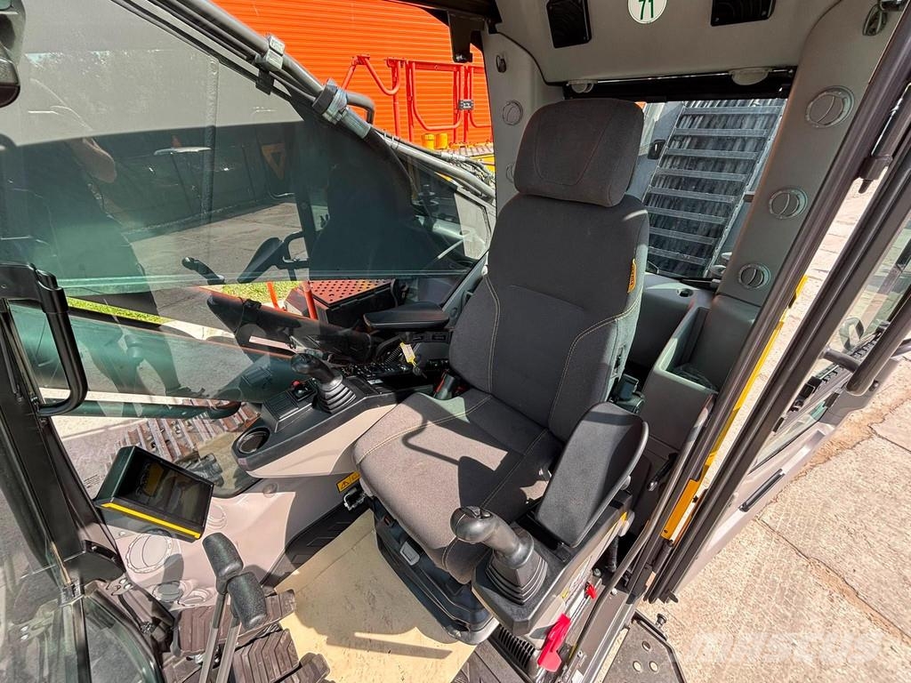 Volvo EC 350 ENL HYDRAULIC CAB RISER / CENTRAL LUBRICATI 履带挖掘机