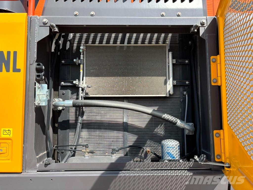 Volvo EC 350 ENL HYDRAULIC CAB RISER / CENTRAL LUBRICATI 履带挖掘机