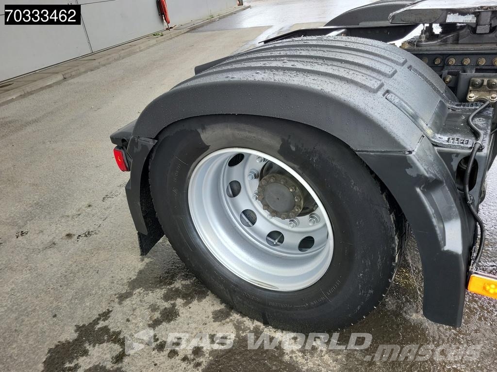 Renault T 440 T 4X2 SleeperCab LED Sadulveokid