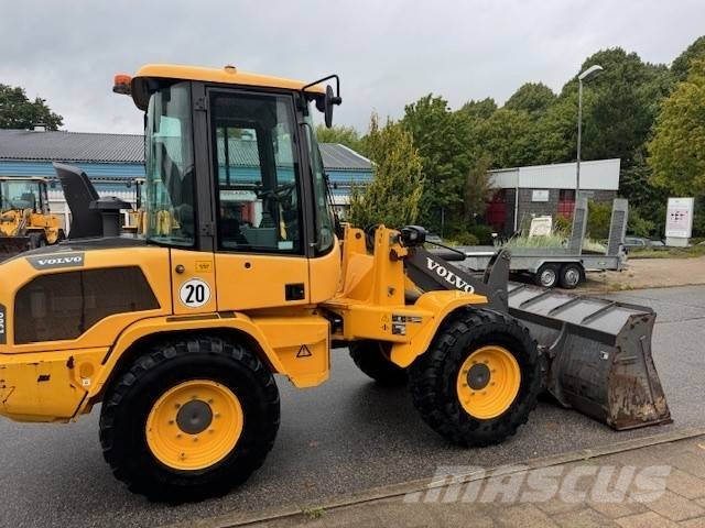 Volvo L 30 G Utovarivači na točkove