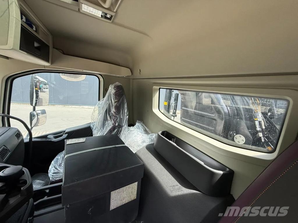 Volvo FMX 500 Volvo FMX 500 8x4 Kran Hiab 658-6 Gru per tutti i terreni