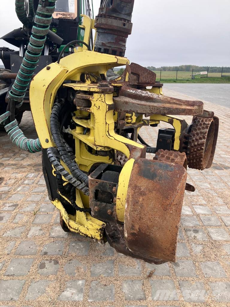 John Deere 1270 E Харвестеры