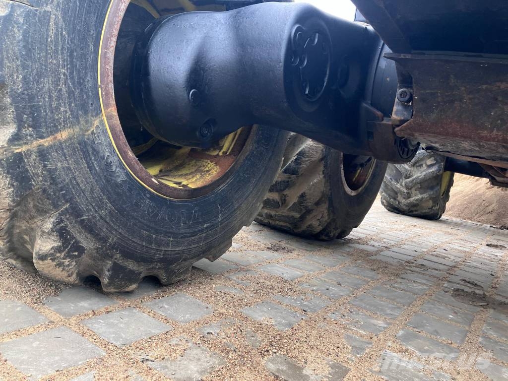 John Deere 1270 E Харвестеры
