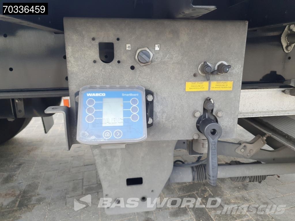 Kässbohrer XS 3 axles Laadklep APK 03/27 2xLiftas Furgoonpoolhaagised
