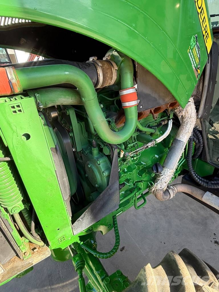 John Deere 5100 GF الجرارات